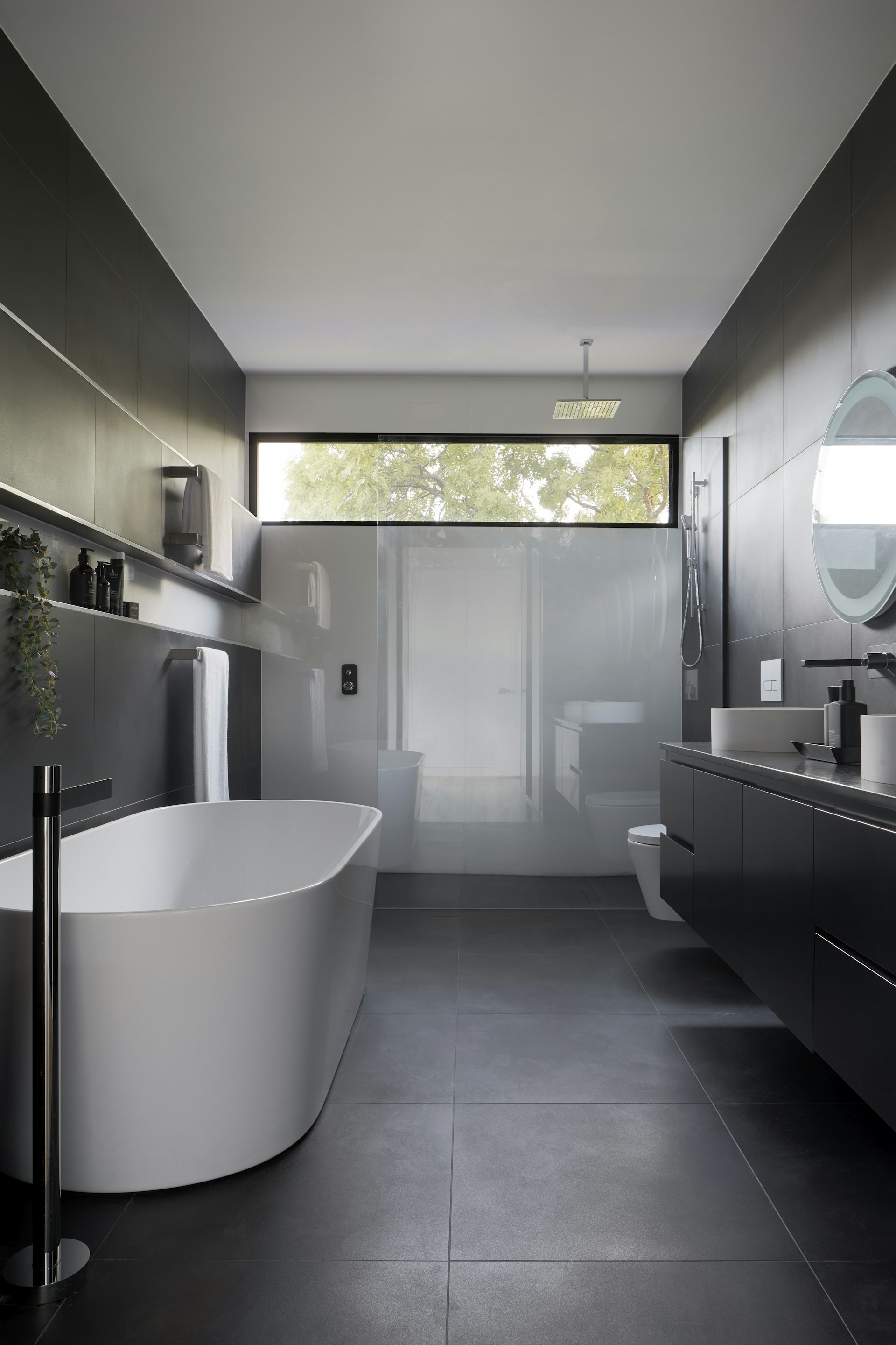 Salle de bain moderne rénovée par VilaNova